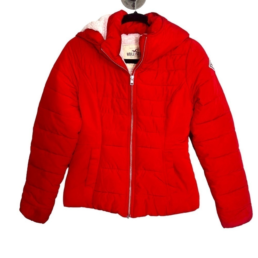 Hollister Red Sherpa  Lined Hooded Puffer Jacket - Size XS